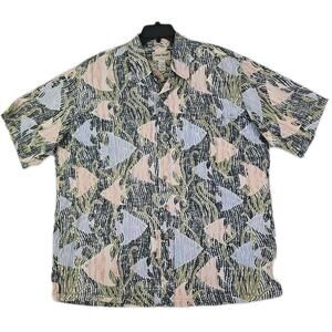 Cooke Street Honolulu ~Men's Size XL~ Animal Print Hawaiian Shirt 100% Cotton.